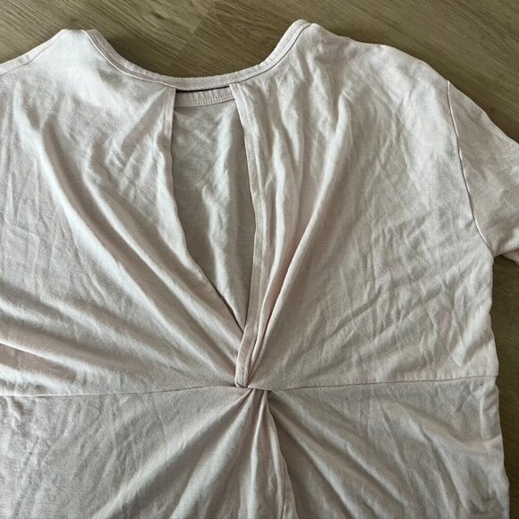 Athleta Cloudlight Open Back Tee XS Blush Pink High Low Shirt Top 297593 - Picture 8 of 8